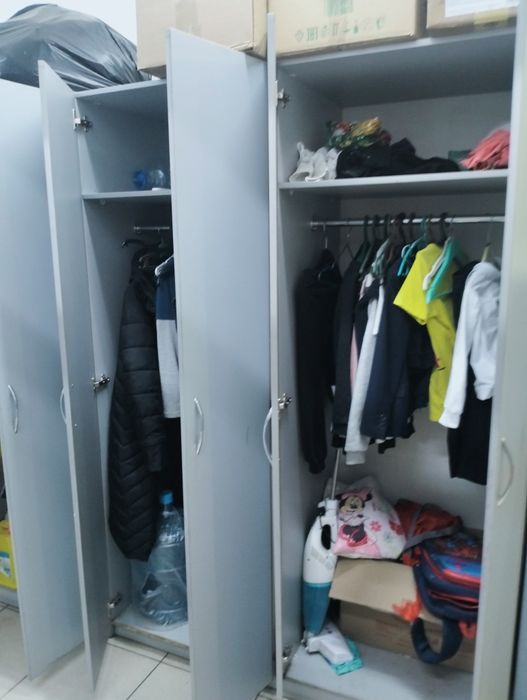 Продам шкафы для одежды