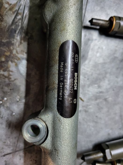 Injectoare bmw e46 2.0d+pompa inalta presiune