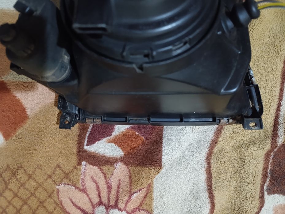 Фара на Ауди 100 S4