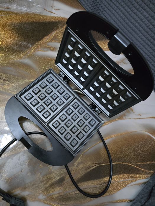 Вафельница рабочая 3000 тг