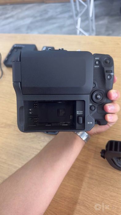 Canon EOS C70 body cinema