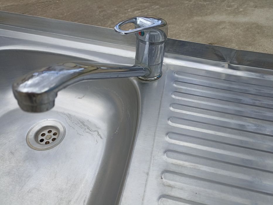 Мойка на кухню с смесителем