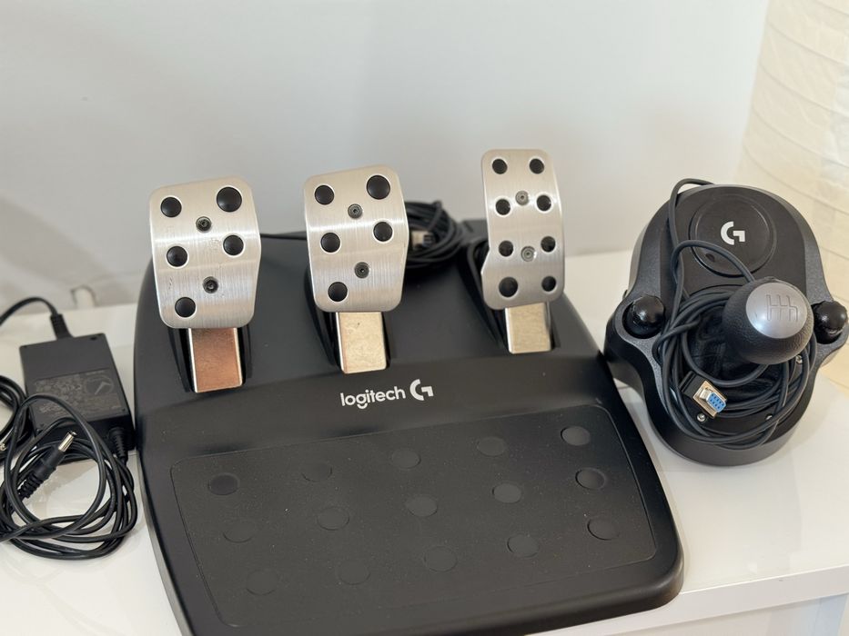 volan logitech g920 cu pedale si schimbator