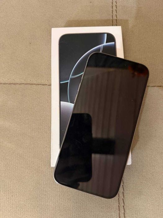 iPhone 16 Pro Max белый