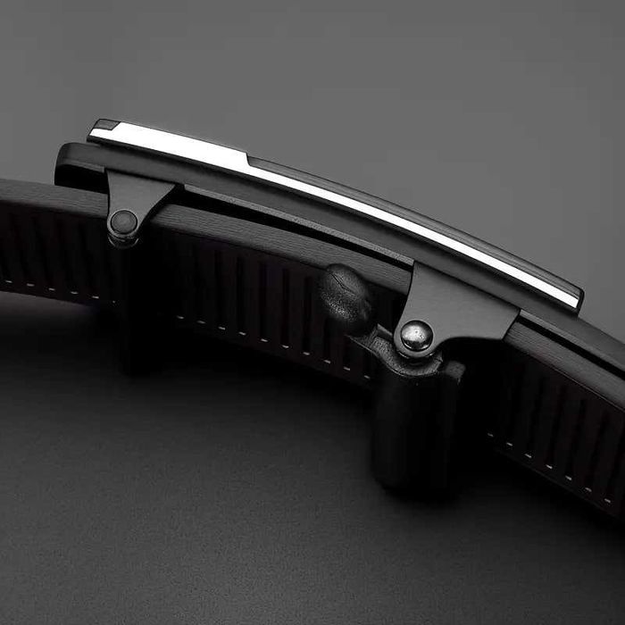 Мужской ремень с автоматической пряжкой