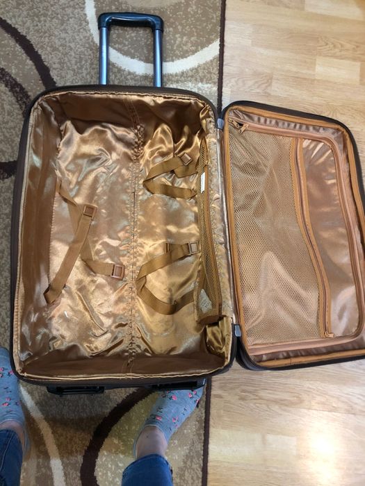 Куфар на марката Арт