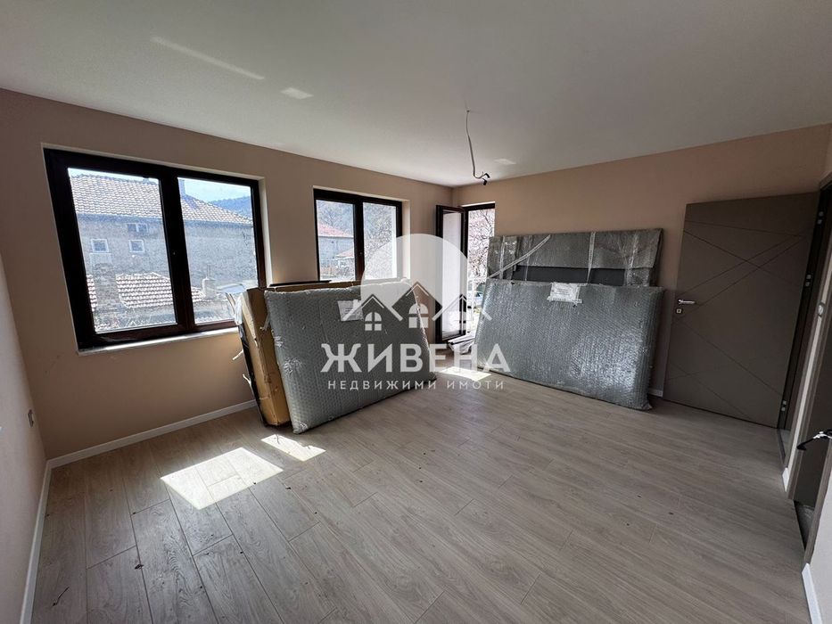 Продава се Къща в Провадия - 240 кв.м за 617 €/кв.м - Снимка #11