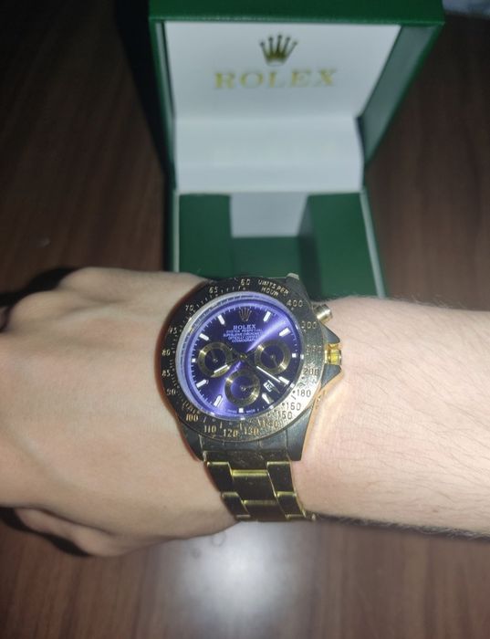 ROLEX часы золотого цвета способ оплаты наличными