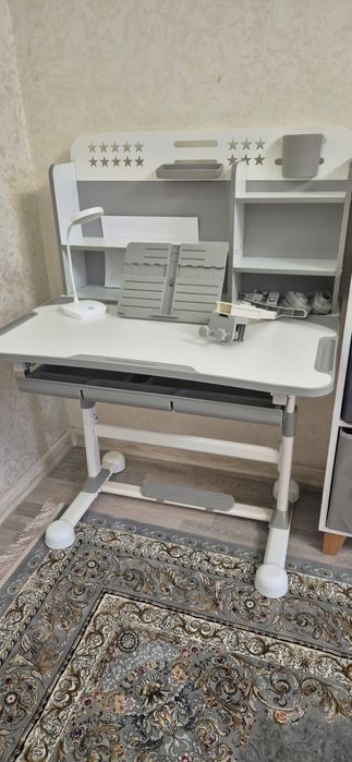 Продам растущий стул и парту