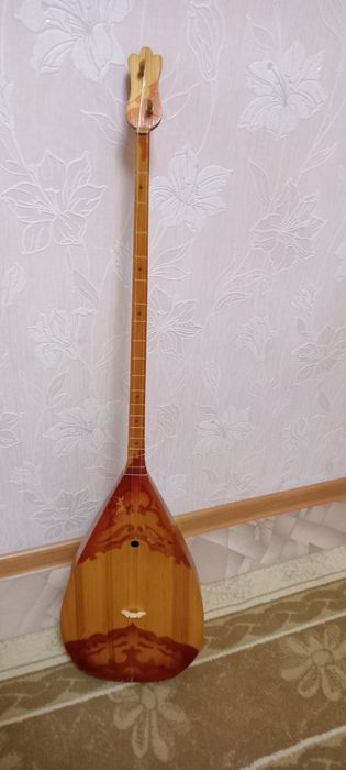 Продам домбру, б/у