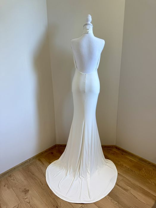 Сватбена рокля тип русалка с гол гръб-размер С/М-еластична