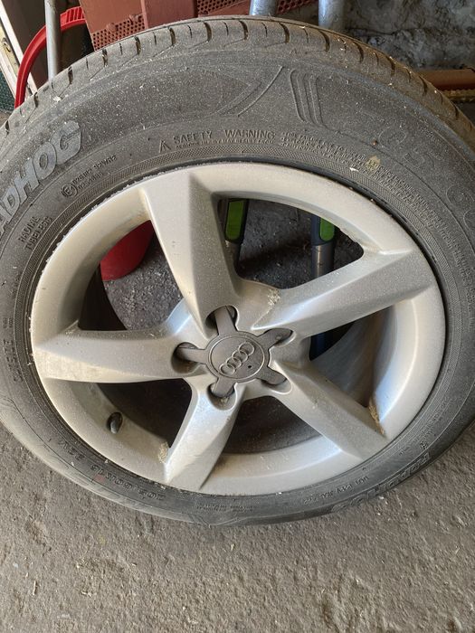 Vand cauciucuri de vara 205/60/16 audi