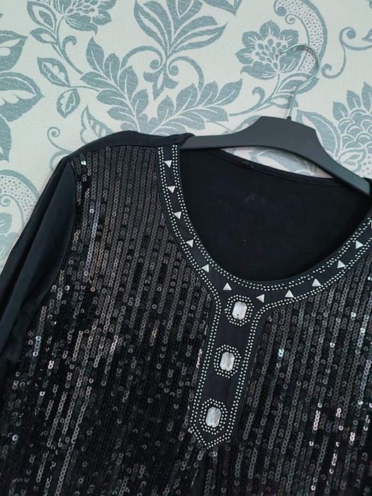 Bluza cu paiete,mar.48-50