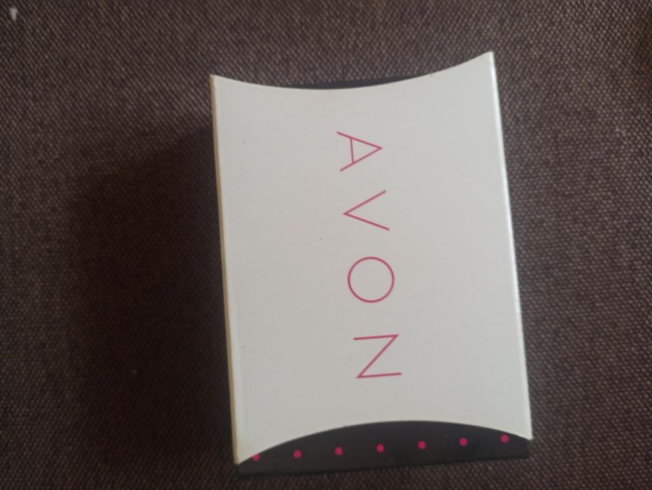 Set Avon : lanț ,brățară ,cercei NOU