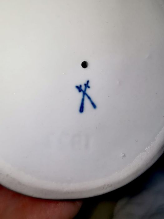 Антикварна фигура на мъж Майсен порцелан колекционерска статуетка 100г