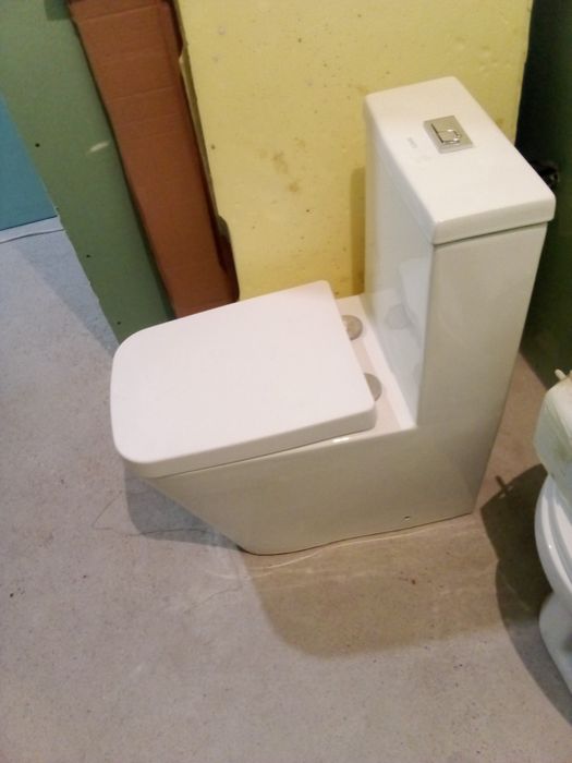 Продам унитаз лити