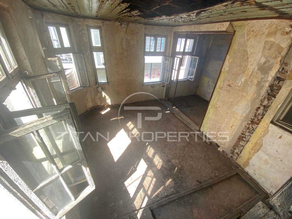 Продава се Къща в Пловдив, Център - 150 кв.м за 2200 €/кв.м - Снимка #4