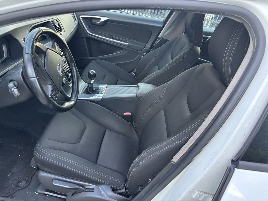 Dezmembrez Volvo V 60  D2  facelift  break  2016