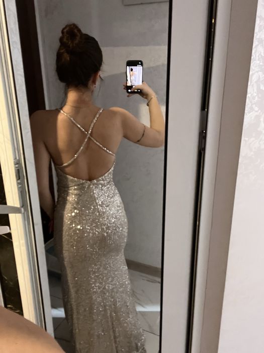 Бална рокля с пайети