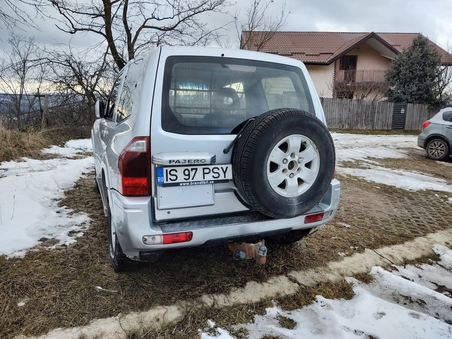 Mitsubishi Pajero autoutilitară