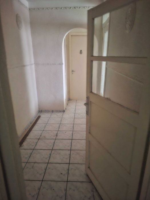 Vand apartament 3 camere, parter, decomandat!!!