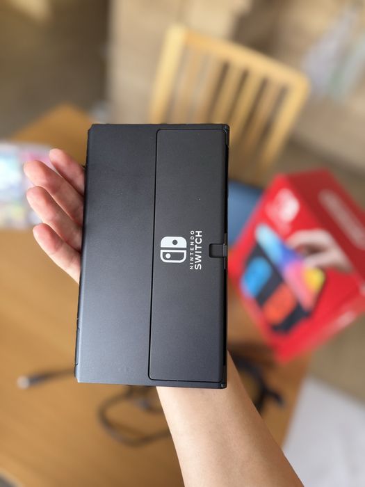 Nintendo Switch Oled Model + Pokemon Arceus / Shining Pearl