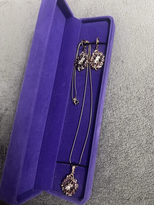 Продам серьги и цепочки Swarovski