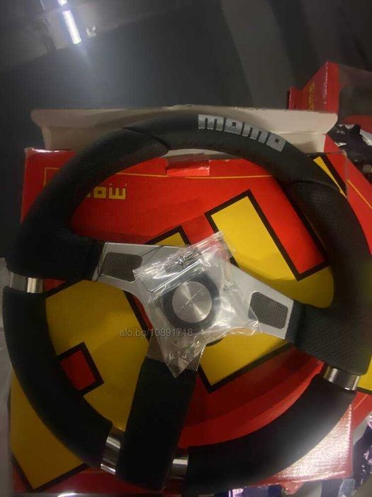 Оригинален, спортен волан MOMO, Italy