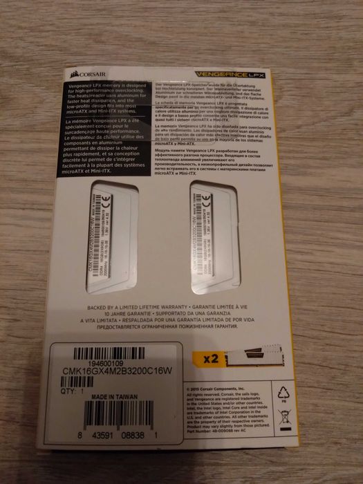 Memorie RAM DDR4 16GB (2x8GB) 3200MHz Corsair Alb