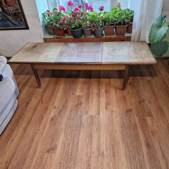 Дървена разтегателна маса