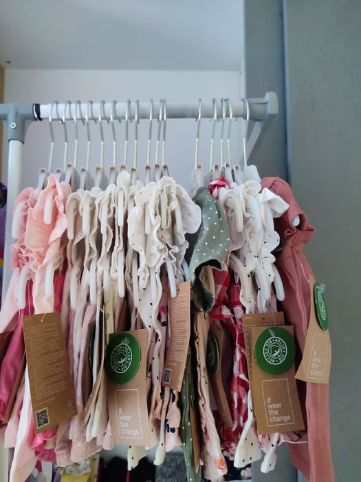 Детски дрехи за момиче от р-р 68 до 86 и две рокли р-р 62