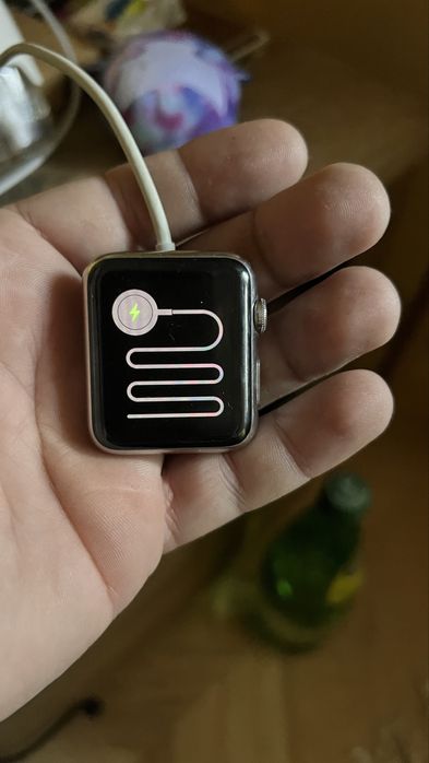 Продавам Apple Watch SE 42 mm