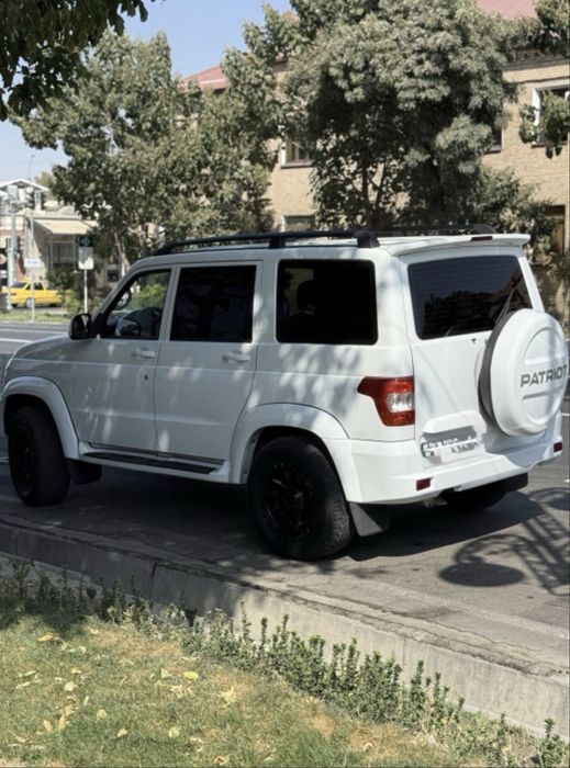 UAZ Patriot resytaling 2016