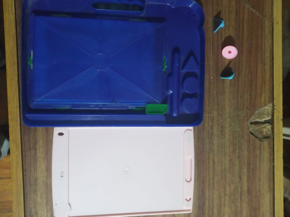 блокноты для письма или рисования , стирающиеся