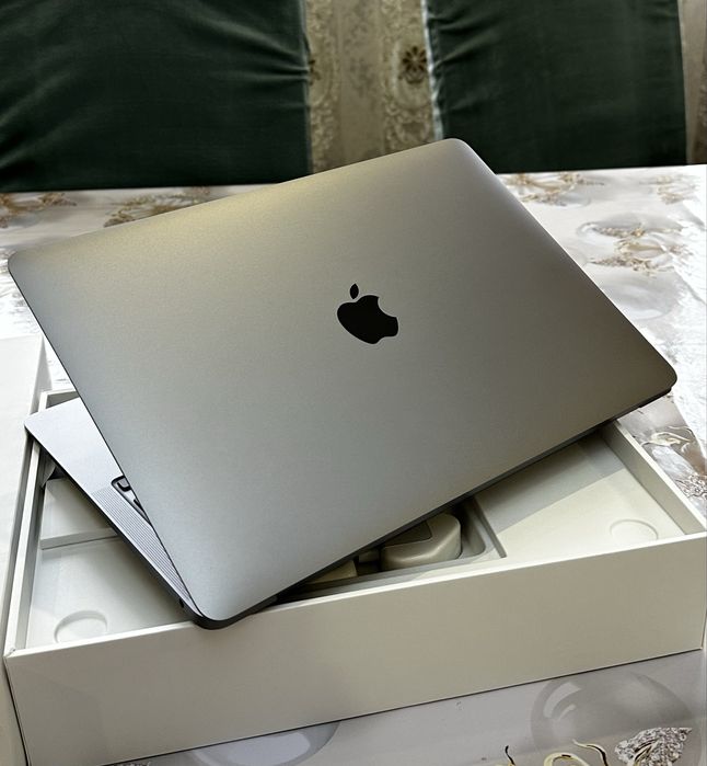 Macbook Air 13 M1 + Magic mouse 2