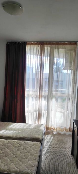 Продавам пердета