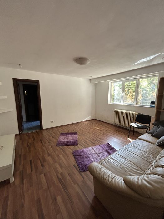 Apartament cu 2 camere de vanzare- zona Biserica Noua