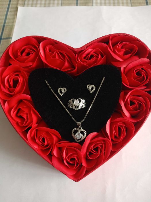 Уникален дамски подаръчен комплект