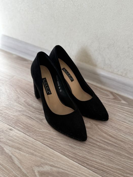 туфли женский. замшевый туфли