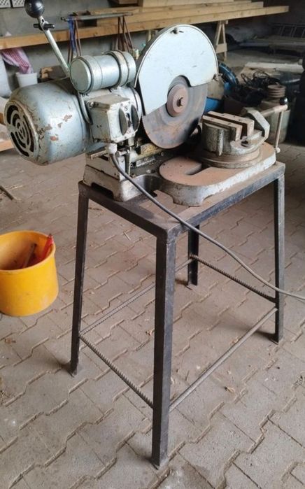 Fierastrau debitat metal 220v cu menghina unghiulara