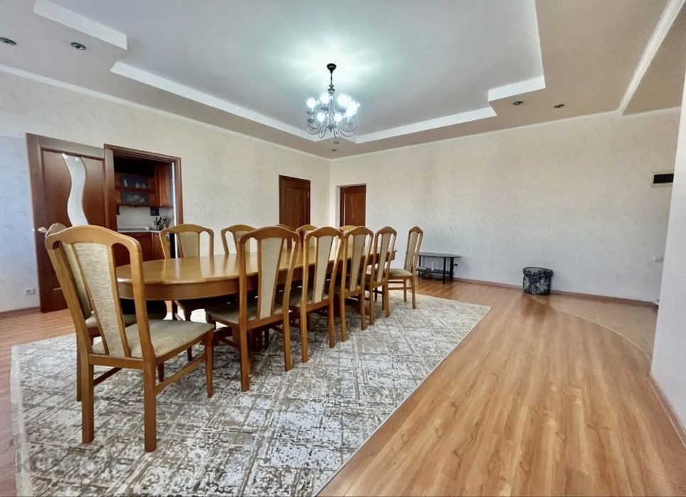 Продам 3 комнатную квартиру (103 м²) - 12 микрорайон