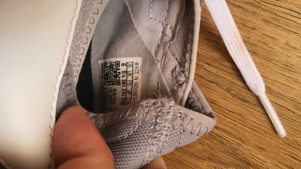 Vând ghete fotbal Adidas Predator Accuracy.3 FG, mărimea 38 si 2/3