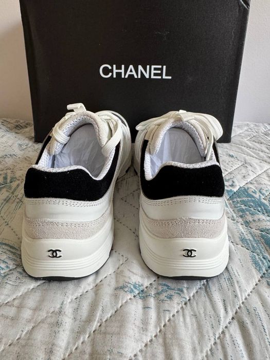 Маратонки на Chanel