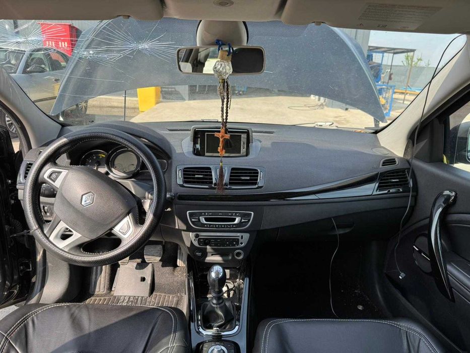 Dezmembram Renault Megane 3 2012 hatchback 1,5 Cod motor K9K