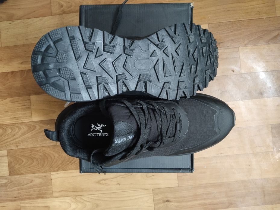 продам кроссовки термо