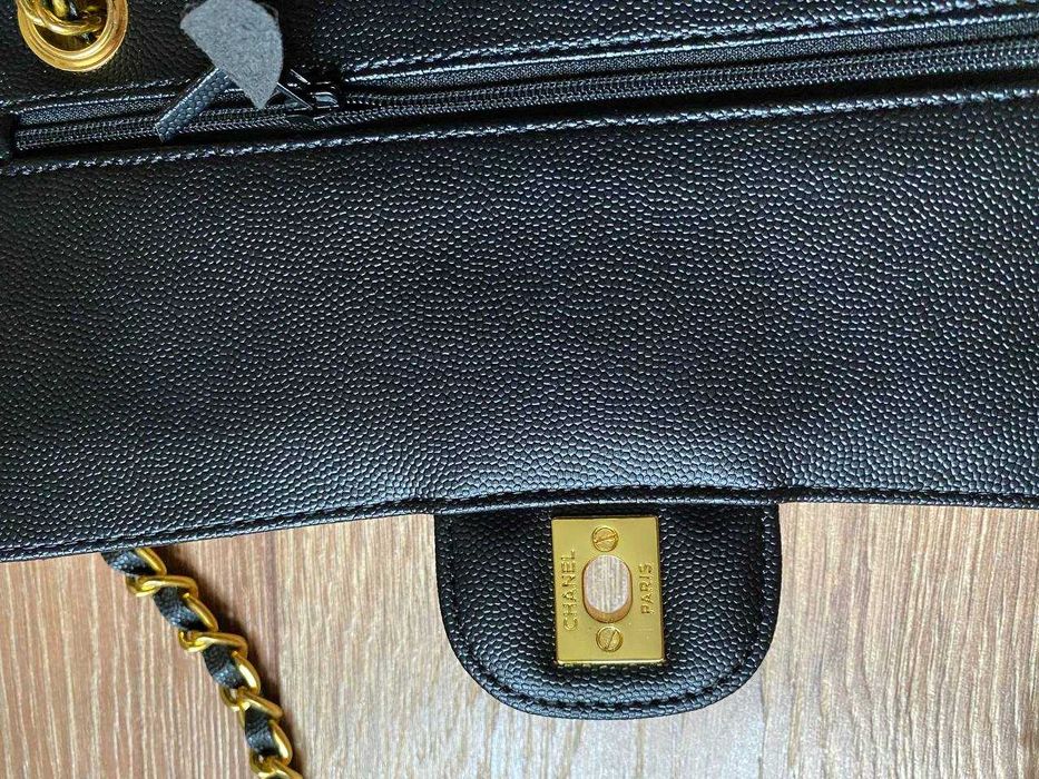 Geantă Chanel din Piele Neagră, Poseta Chanel din Piele Granulată