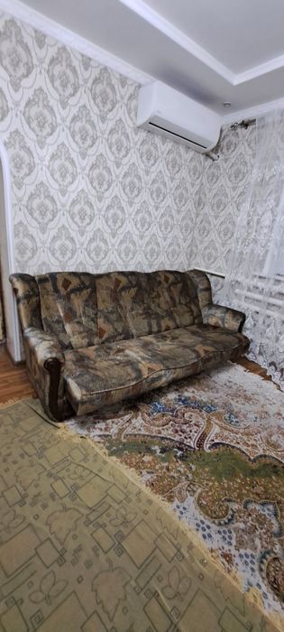 Диван с двумя креслами