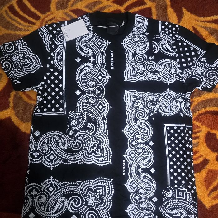 Тениска Givenchy и Versace XL и М размер