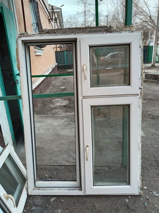 Продам пластиковые окна три штуки