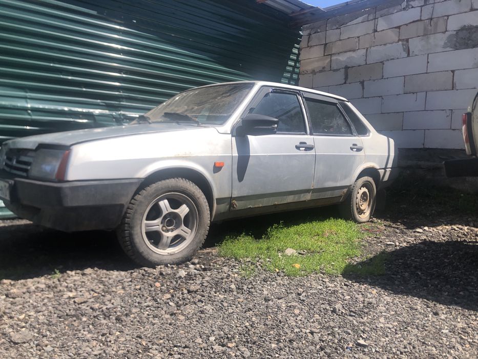 Автомабиль  ВАЗ 21099